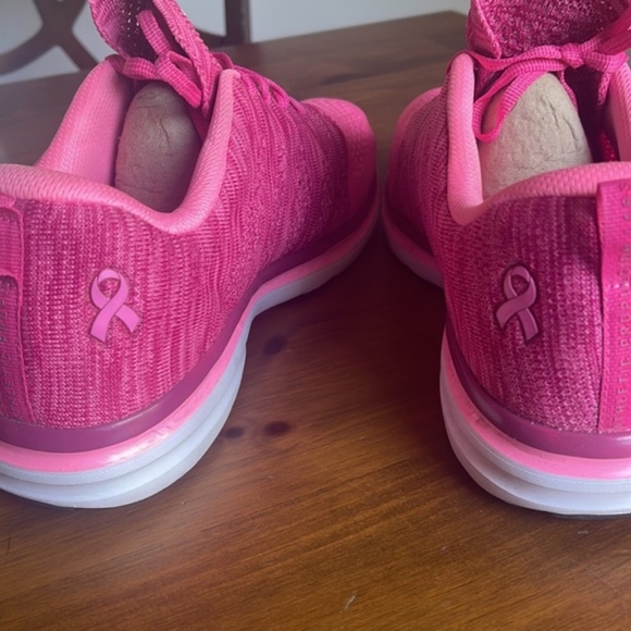 Moving Sale! APL Mens Sneakers Techloom Pro Pink Ribbon Edition Size 12 1/2 - Picture 9 of 9